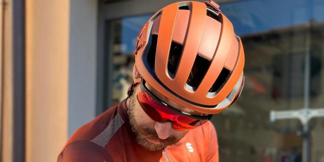 Scoprite Omne Ultra Mips, il nuovo casco gravel di Poc!